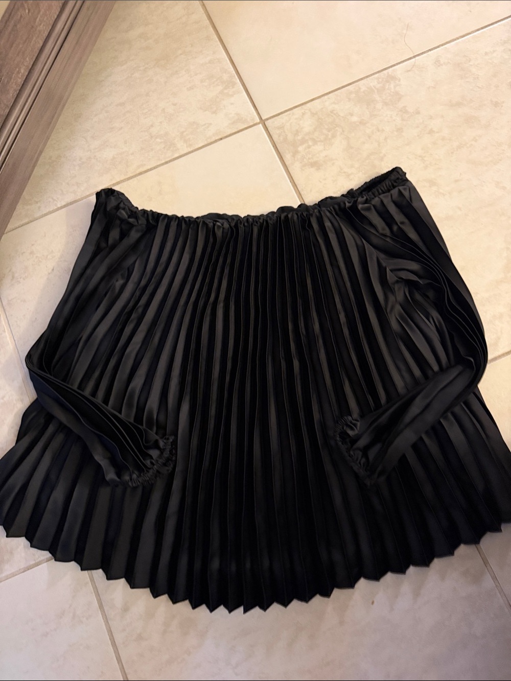 Black Pleated Off-Shoulder Skirt